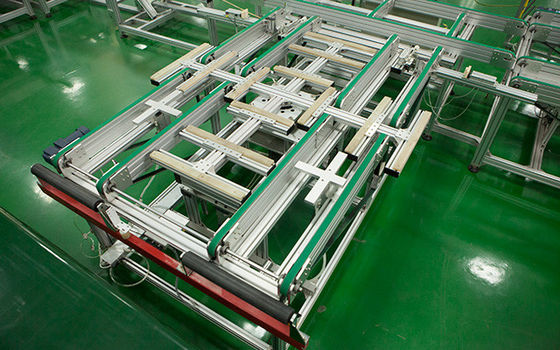 Porcellana Linea di produzione del pannello solare del trasportatore di rotazione dei moduli di PV, attrezzatura dell'Assemblea di pannello solare fornitore